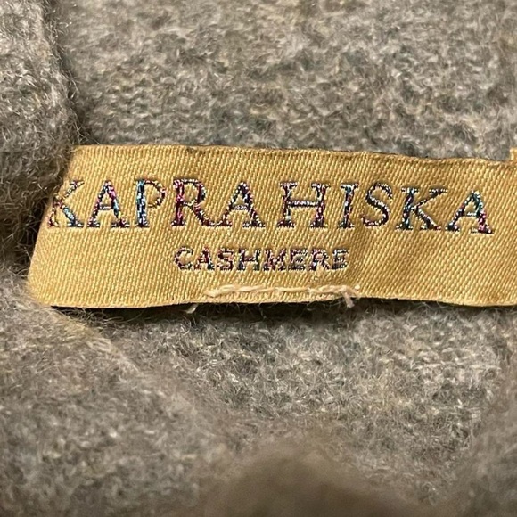 Chic Olive Women's Turtleneck Sweater - Picture 3 of 3